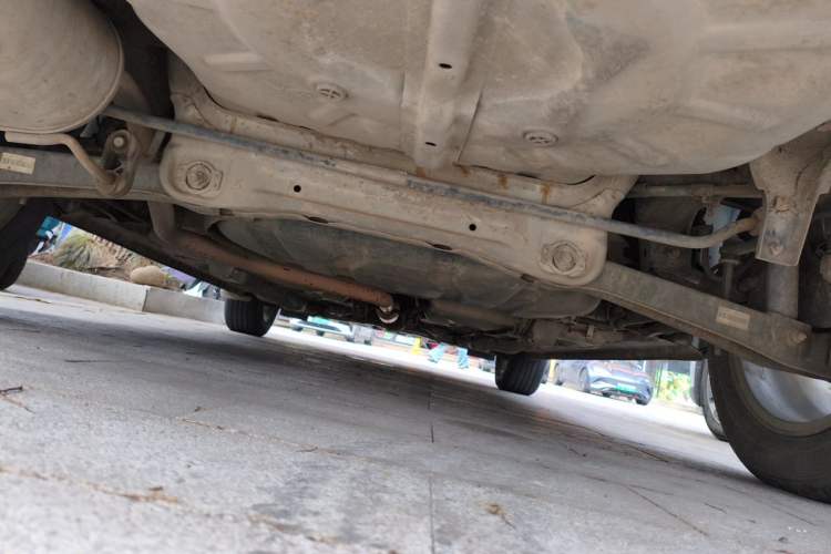Used Soueast V5 Lingzhi 2012 1.5L Manual Comfort Edition Chassis Rear