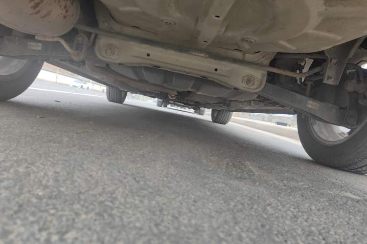 Used Soueast V5 Lingzhi 2012 1.5L Manual Standard Edition Chassis Rear