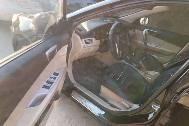 Used Soueast V5 Lingzhi 2012 1.5L Manual Comfort Edition Driver Seat