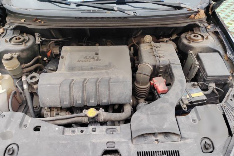 Used Soueast V5 Lingzhi 2012 1.5L Manual Standard Edition Engine Bay