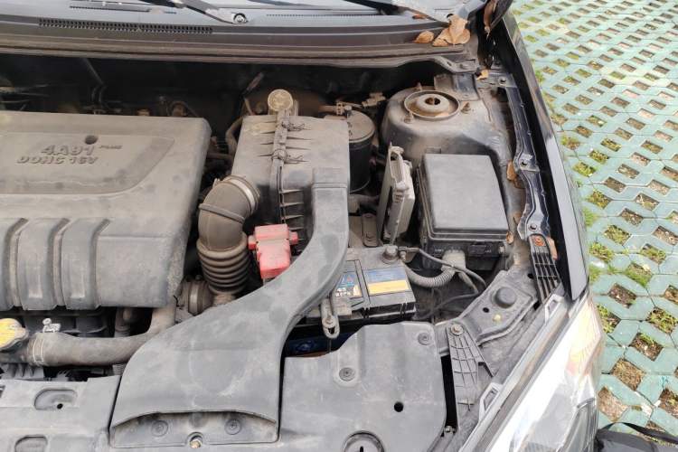 Used Soueast V5 Lingzhi 2012 1.5L Manual Standard Edition Engine Bay Left