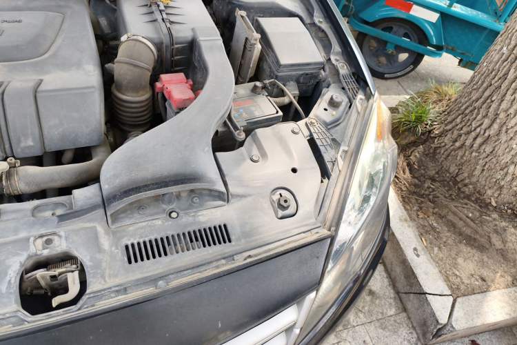 Used Soueast V5 Lingzhi 2012 1.5L Manual Comfort Edition Engine Bay Left