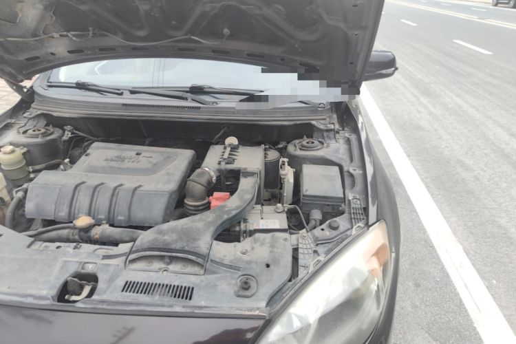 Used Soueast V5 Lingzhi 2012 1.5L Manual Standard Edition Engine Bay Left