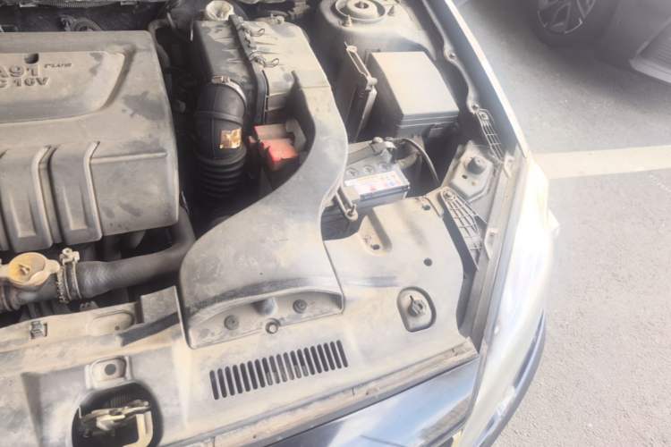 Used Soueast V5 Lingzhi 2012 1.5L Manual Standard Edition Engine Bay Left