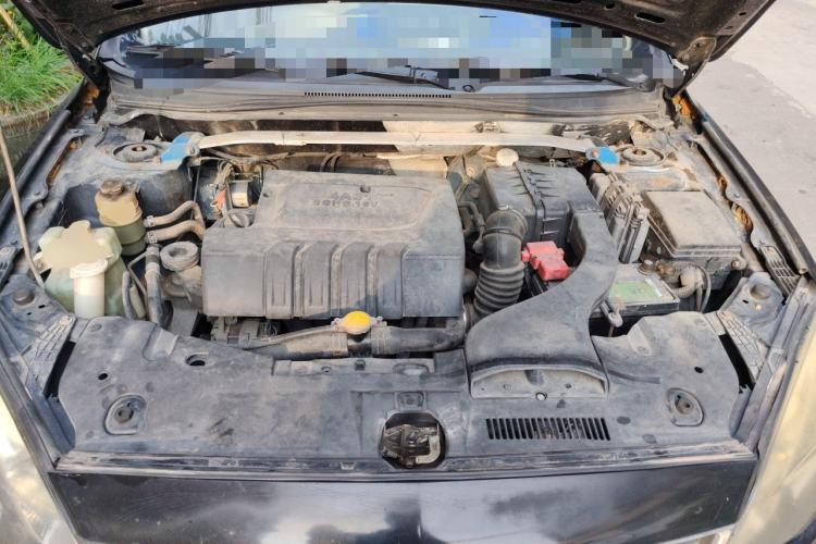 Used Soueast V5 Lingzhi 2012 1.5L CVT Luxury Version Engine Bay