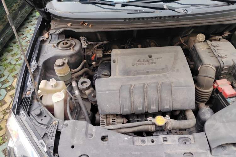 Used Soueast V5 Lingzhi 2012 1.5L Manual Standard Edition Engine Bay Right