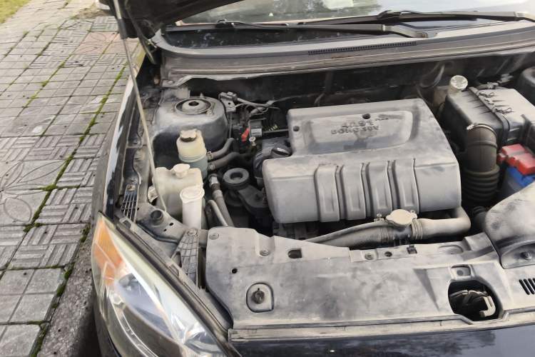 Used Soueast V5 Lingzhi 2012 1.5L Manual Comfort Edition Engine Bay Right