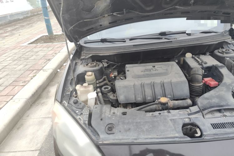 Used Soueast V5 Lingzhi 2012 1.5L Manual Standard Edition Engine Bay Right