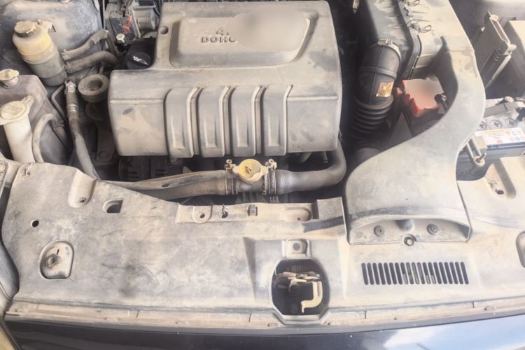 Used Soueast V5 Lingzhi 2012 1.5L Manual Standard Edition Engine Bay