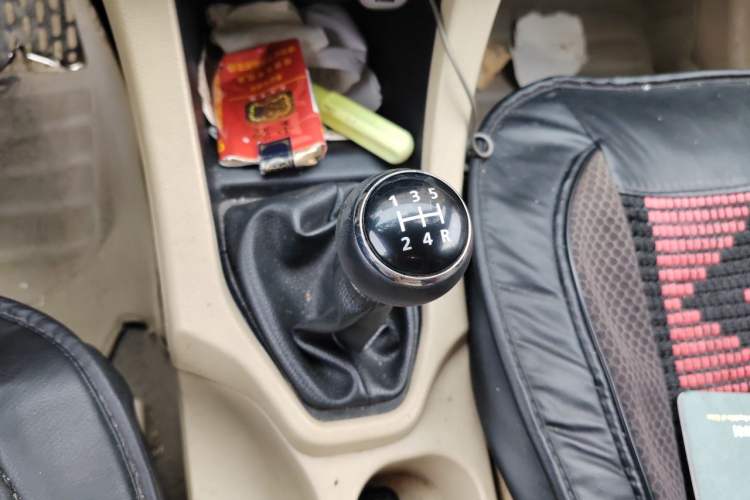 Used Soueast V5 Lingzhi 2012 1.5L Manual Standard Edition Gear Lever