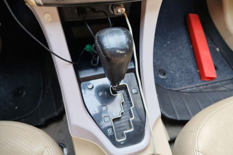 Used Soueast V5 Lingzhi 2012 1.5L CVT Luxury Version Gear Lever