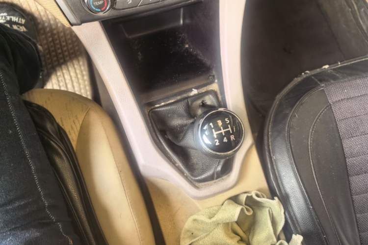 Used Soueast V5 Lingzhi 2012 1.5L Manual Standard Edition Gear Lever