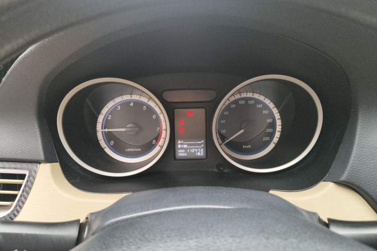 Used Soueast V5 Lingzhi 2012 1.5L Manual Standard Edition Instrument Cluster
