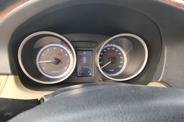 Used Soueast V5 Lingzhi 2012 1.5L Manual Comfort Edition Instrument Cluster
