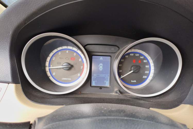Used Soueast V5 Lingzhi 2012 1.5L Manual Comfort Edition Instrument Cluster