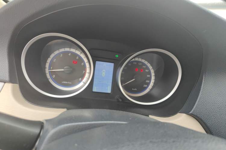 Used Soueast V5 Lingzhi 2012 1.5L Manual Standard Edition Instrument Cluster