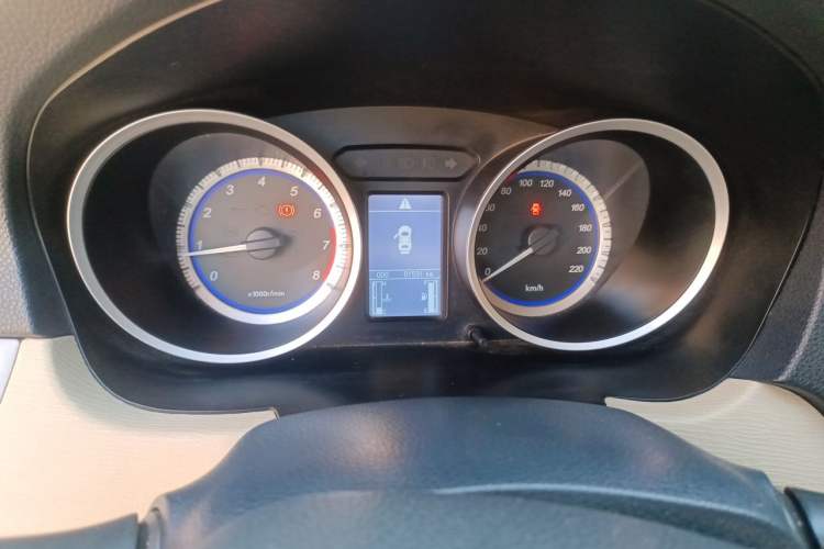 Used Soueast V5 Lingzhi 2012 1.5L Manual Comfort Edition Odometer Close Up