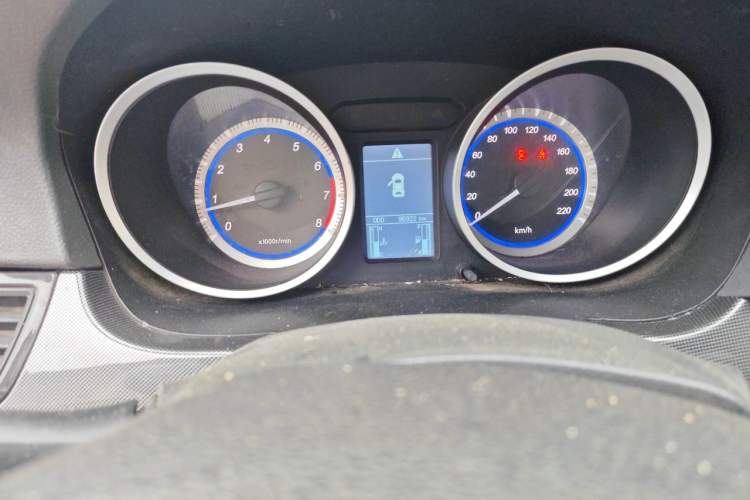 Used Soueast V5 Lingzhi 2012 1.5L Manual Luxury Version Odometer Close Up