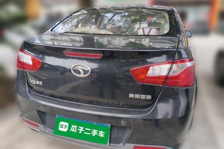 Used Soueast V5 Lingzhi 2012 1.5L Manual Comfort Edition Rear