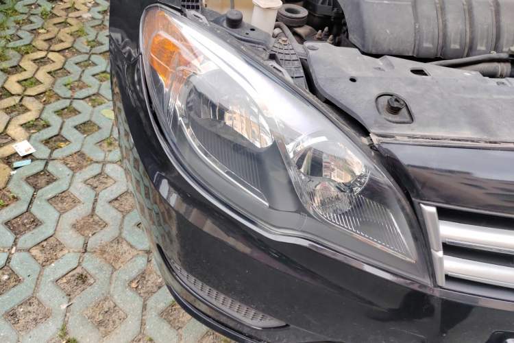 Used Soueast V5 Lingzhi 2012 1.5L Manual Standard Edition Right Front Headlight
