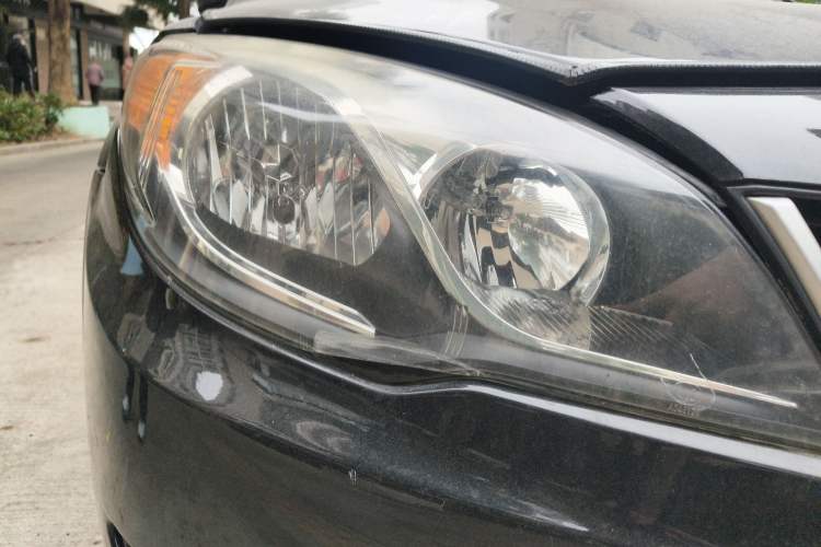 Used Soueast V5 Lingzhi 2012 1.5L Manual Standard Edition Right Front Headlight