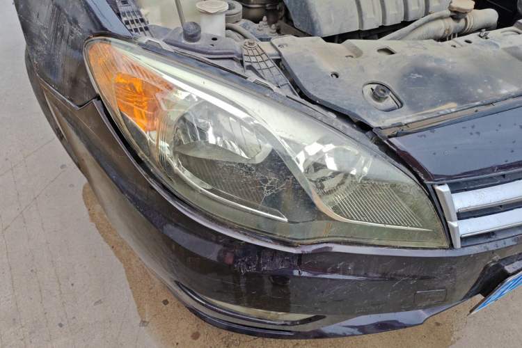 Used Soueast V5 Lingzhi 2012 1.5L Manual Luxury Version Right Front Headlight