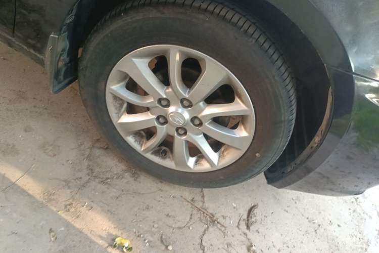 Used Soueast V5 Lingzhi 2012 1.5L Manual Comfort Edition Right Front Wheel Hub