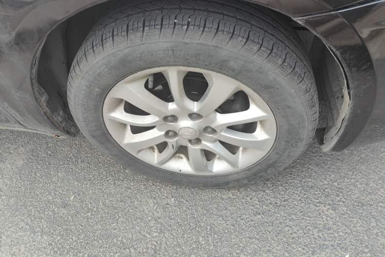 Used Soueast V5 Lingzhi 2012 1.5L Manual Standard Edition Right Front Wheel Hub