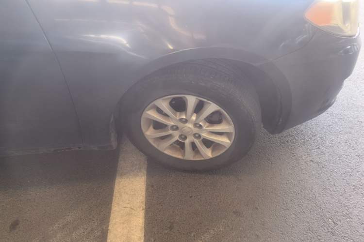 Used Soueast V5 Lingzhi 2012 1.5L Manual Standard Edition Right Front Wheel Hub