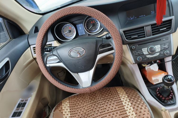 Used Soueast V5 Lingzhi 2012 1.5L Manual Comfort Edition Steering Wheel