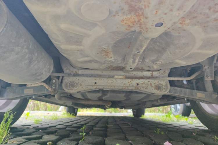 Used Soueast V5 Lingzhi 2012 1.5L Manual Comfort Edition Chassis Rear