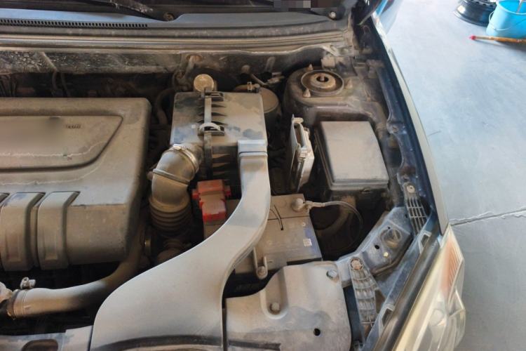 Used Soueast V5 Lingzhi 2012 1.5L Manual Flagship Edition Engine Bay Left