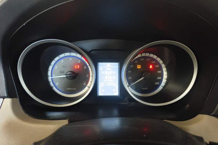 Used Soueast V5 Lingzhi 2012 1.5L Manual Flagship Edition Instrument Cluster