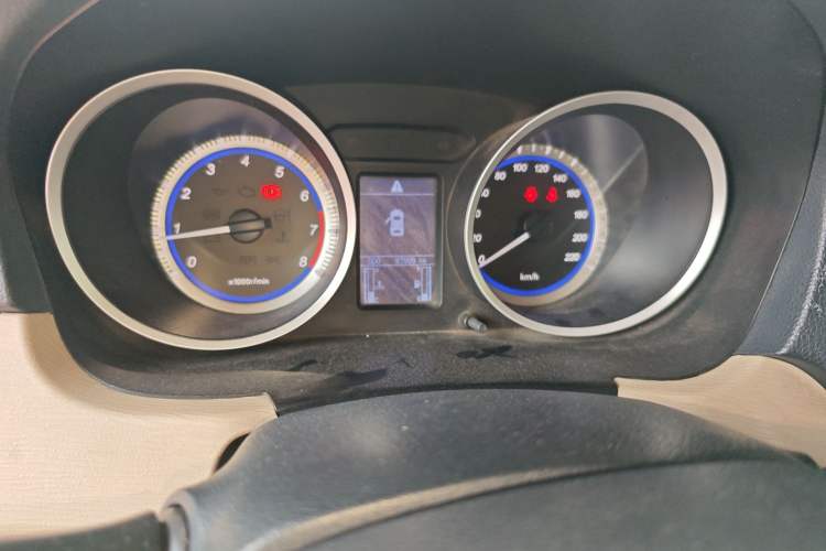 Used Soueast V5 Lingzhi 2012 1.5L Manual Standard Edition Instrument Cluster
