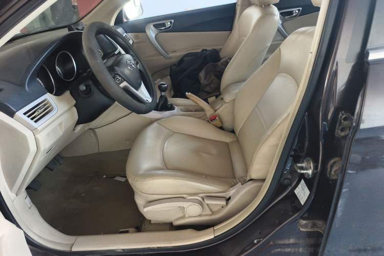 Used Soueast V5 Lingzhi 2012 1.5L Manual Flagship Edition Left Front Seat