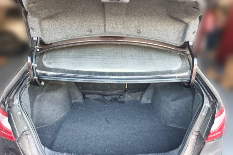 Used Soueast V5 Lingzhi 2012 1.5L Manual Flagship Edition Trunk