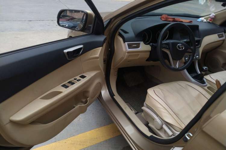 Used Soueast V5 Lingzhi 2012 1.5L Manual Luxury Version Driver Seat