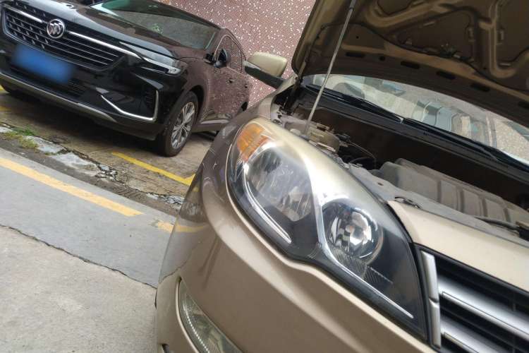 Used Soueast V5 Lingzhi 2012 1.5L Manual Luxury Version Right Front Headlight