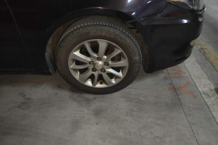 Used Soueast V5 Lingzhi 2012 1.5L Manual Luxury Version Right Front Wheel Hub