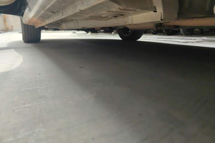 Used Soueast V5 Lingzhi 2012 1.5L Manual Comfort Edition Chassis Rear Left