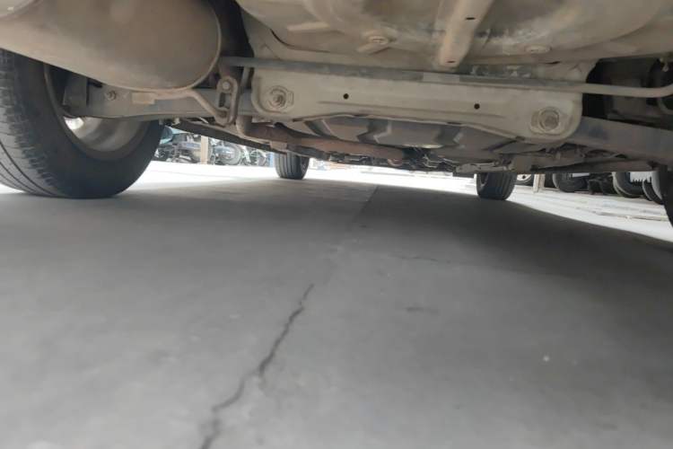 Used Soueast V5 Lingzhi 2012 1.5L Manual Comfort Edition Chassis Rear