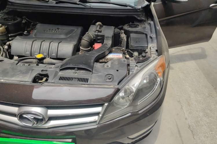 Used Soueast V5 Lingzhi 2012 1.5L Manual Comfort Edition Engine Bay Left