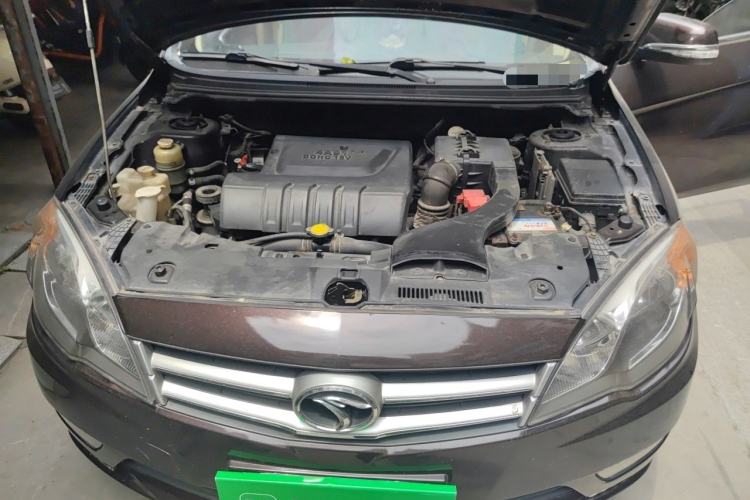 Used Soueast V5 Lingzhi 2012 1.5L Manual Comfort Edition Engine Bay
