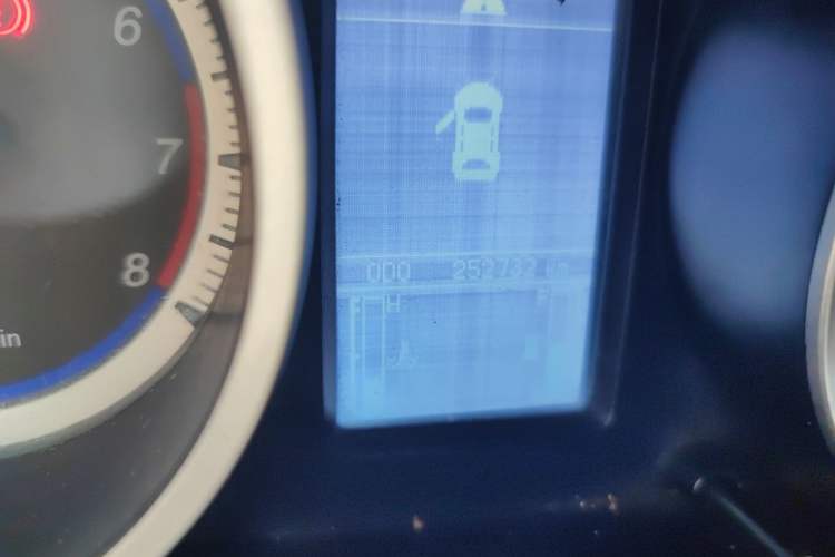 Used Soueast V5 Lingzhi 2012 1.5L Manual Comfort Edition Odometer Close Up