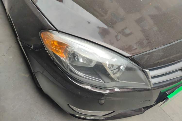 Used Soueast V5 Lingzhi 2012 1.5L Manual Comfort Edition Right Front Headlight