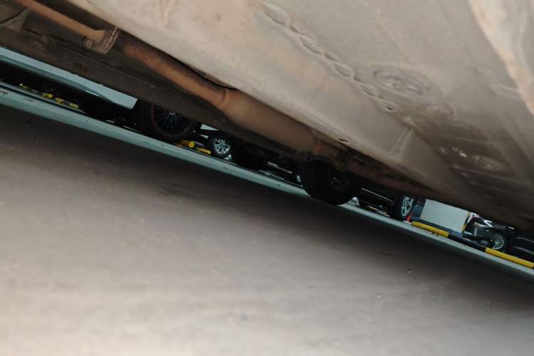 Used Soueast V5 Lingzhi 2012 1.5L Manual Standard Edition Chassis Front Left
