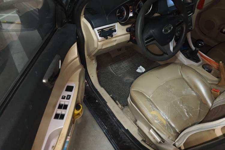 Used Soueast V5 Lingzhi 2012 1.5L Manual Standard Edition Driver Seat