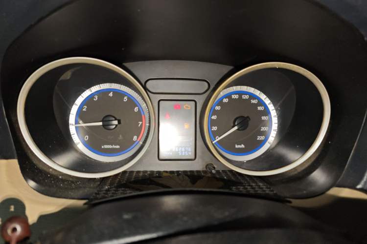 Used Soueast V5 Lingzhi 2012 1.5L Manual Standard Edition Instrument Cluster