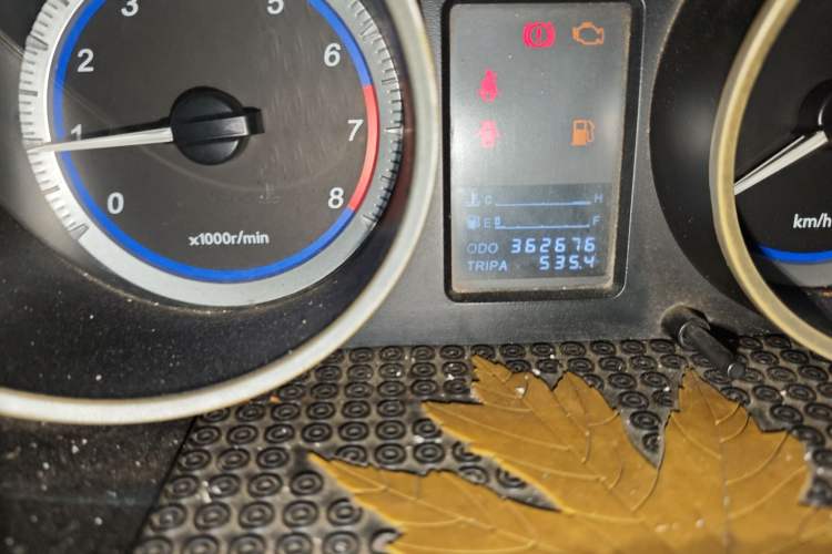 Used Soueast V5 Lingzhi 2012 1.5L Manual Standard Edition Odometer Close Up