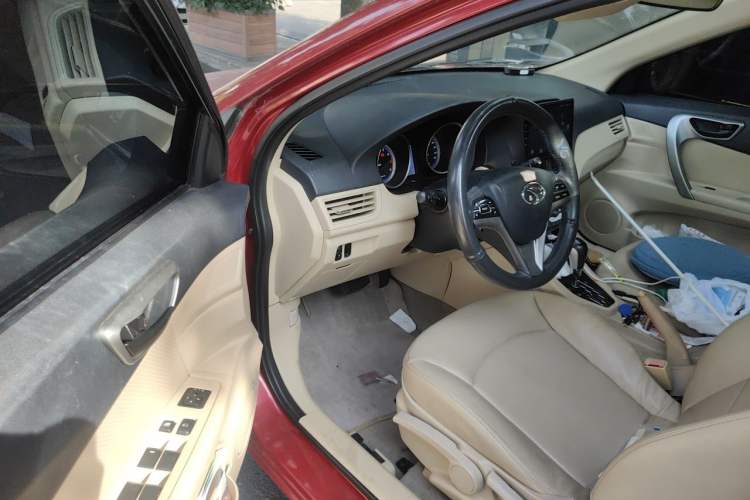 Used Soueast V5 Lingzhi 2012 1.5L CVT Luxury Version Driver Seat